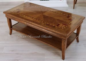 Tavolino da divano in stile classico intarsiato in legno di noce